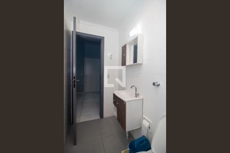 Banheiro de apartamento para alugar com 1 quarto, 38m² em Partenon, Porto Alegre