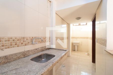 Cozinha e Área de Serviço de casa de condomínio à venda com 2 quartos, 81m² em São José, Porto Alegre