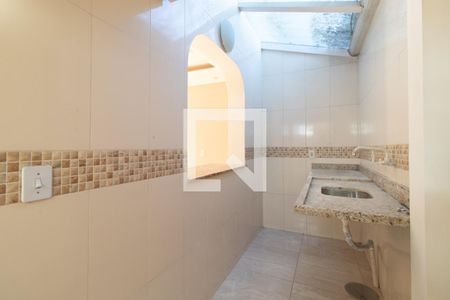 Cozinha e Área de Serviço de casa de condomínio à venda com 2 quartos, 81m² em São José, Porto Alegre