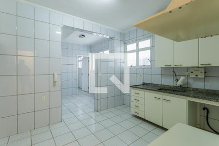 Cozinha de apartamento para alugar com 3 quartos, 134m² em Itaim Bibi, São Paulo