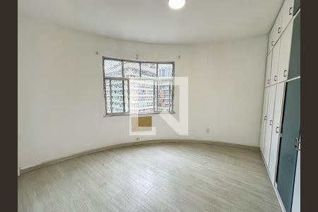 Quarto 1 de apartamento para alugar com 2 quartos, 70m² em Botafogo, Rio de Janeiro