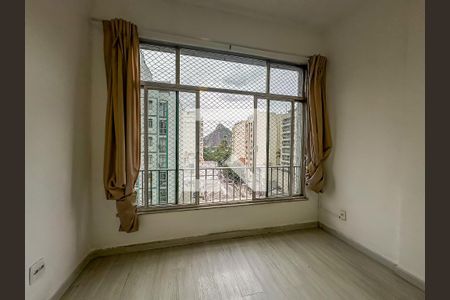 Sala de apartamento para alugar com 2 quartos, 70m² em Botafogo, Rio de Janeiro