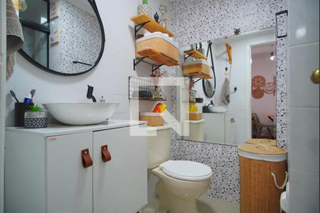 Banheiro de apartamento para alugar com 1 quarto, 40m² em Jardim Dona Leopoldina, Porto Alegre