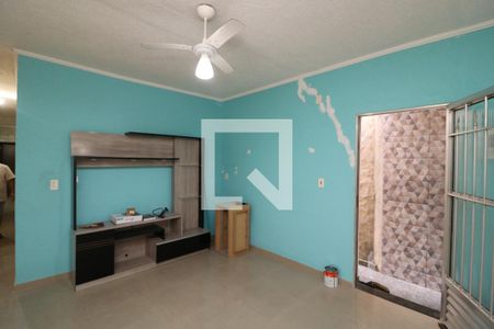 Sala de casa para alugar com 2 quartos, 125m² em Parque Sao Rafael, São Paulo