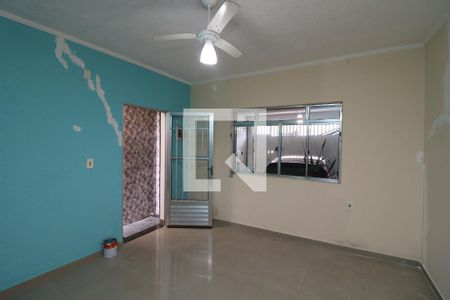 Sala de casa para alugar com 2 quartos, 125m² em Parque Sao Rafael, São Paulo