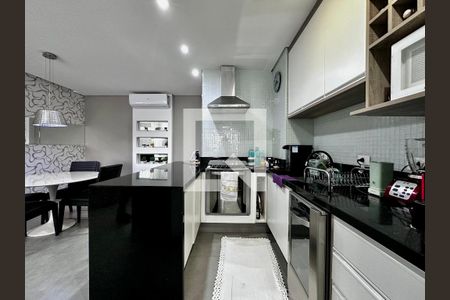 Cozinha de apartamento à venda com 2 quartos, 74m² em Vila Cordeiro, São Paulo
