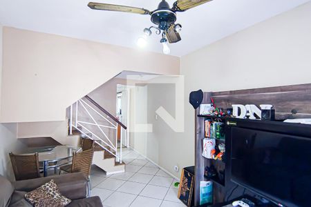 Sala de casa de condomínio para alugar com 3 quartos, 107m² em Taquara, Rio de Janeiro