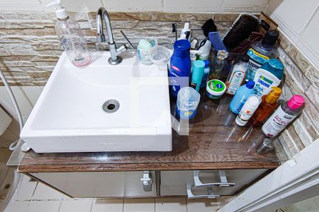 Lavabo de casa de condomínio para alugar com 3 quartos, 107m² em Taquara, Rio de Janeiro