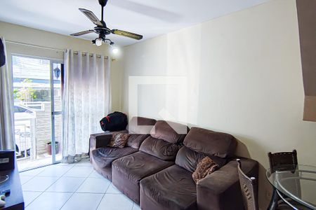 Sala de casa de condomínio para alugar com 3 quartos, 107m² em Taquara, Rio de Janeiro