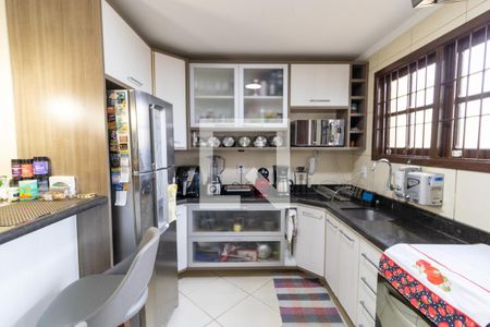 Cozinha de casa de condomínio à venda com 3 quartos, 134m² em Cavalhada, Porto Alegre