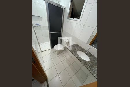 Banheiro de apartamento para alugar com 2 quartos, 57m² em Parque Amazonia, Goiânia