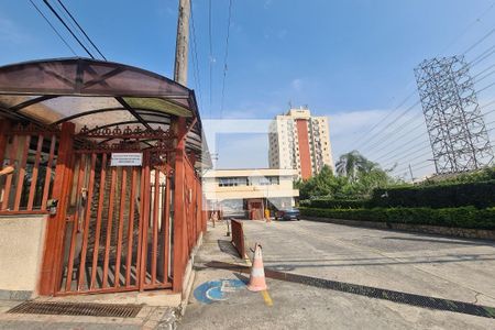 Fachada de apartamento para alugar com 2 quartos, 55m² em Vila Ivone, São Paulo