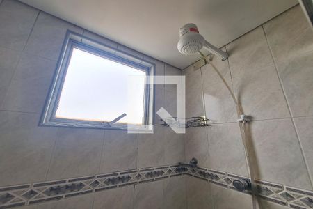 Banheiro de apartamento para alugar com 2 quartos, 55m² em Vila Ivone, São Paulo
