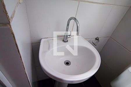 Lavabo de casa para alugar com 2 quartos, 200m² em Curicica, Rio de Janeiro