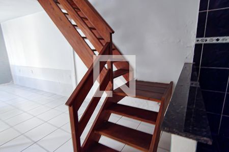 Escada de casa para alugar com 2 quartos, 200m² em Curicica, Rio de Janeiro