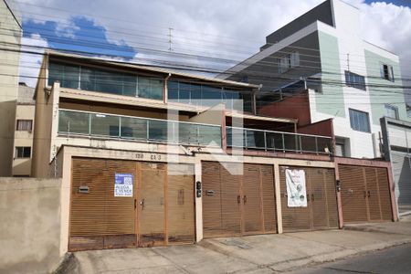 Fachada de casa à venda com 3 quartos, 176m² em Novo Eldorado, Contagem