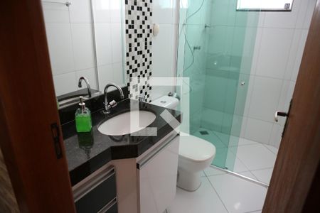 Banheiro Social 2 de casa à venda com 3 quartos, 176m² em Novo Eldorado, Contagem