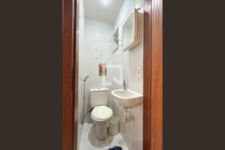 Banheiro Social de kitnet/studio para alugar com 1 quarto, 30m² em Copacabana, Rio de Janeiro