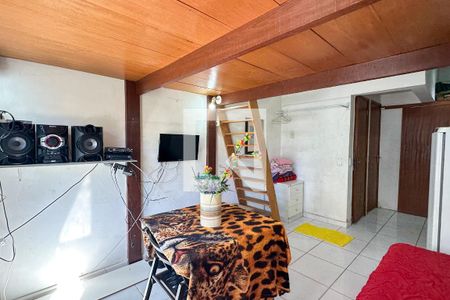 Sala de kitnet/studio para alugar com 1 quarto, 30m² em Copacabana, Rio de Janeiro