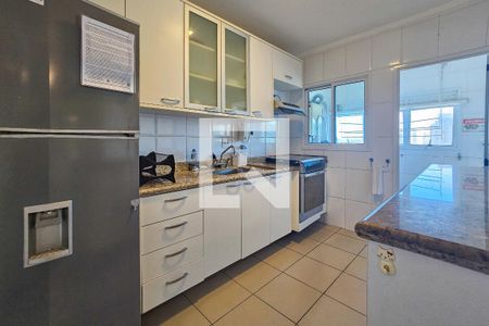 Cozinha de apartamento para alugar com 3 quartos, 130m² em Balneario Cidade Atlantica, Guarujá