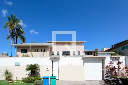 Fachada de casa de condomínio à venda com 5 quartos, 720m² em Barra da Tijuca, Rio de Janeiro
