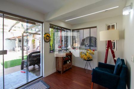 Sala de casa de condomínio à venda com 5 quartos, 720m² em Barra da Tijuca, Rio de Janeiro