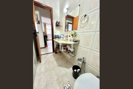 Banheiro de casa à venda com 2 quartos, 62m² em Vila Jardim Leblon, Belo Horizonte