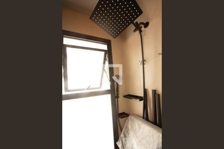 Banheiro de apartamento à venda com 1 quarto, 57m² em Vila Olímpia, São Paulo