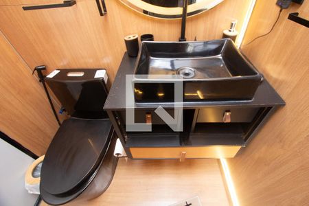 Banheiro de apartamento à venda com 1 quarto, 57m² em Vila Olímpia, São Paulo