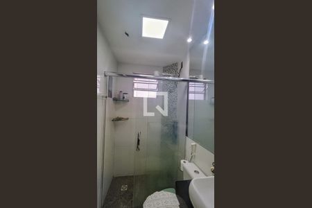 Banheiro de apartamento à venda com 2 quartos, 44m² em Santa Maria, Contagem