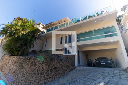 Fachada de casa de condomínio à venda com 4 quartos, 352m² em Piratininga, Niterói