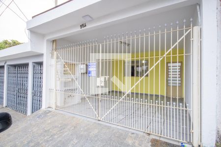 Fachada de casa para alugar com 2 quartos, 150m² em Jardim Roberto, Osasco