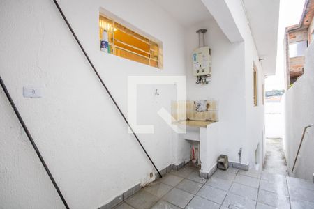 Área de Serviço de casa para alugar com 2 quartos, 150m² em Jardim Roberto, Osasco