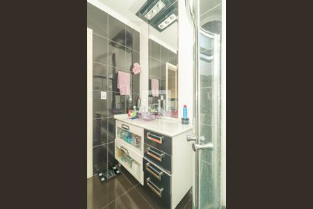 Banheiro da Suíte 1 de casa para alugar com 3 quartos, 359m² em Jardim Itu, Porto Alegre