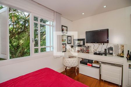 Suíte 1 de casa de condomínio à venda com 3 quartos, 559m² em Boa Vista, Porto Alegre