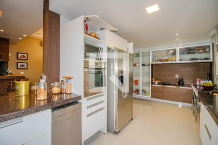 Cozinha de casa de condomínio à venda com 3 quartos, 559m² em Boa Vista, Porto Alegre
