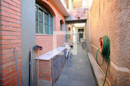 Área Externa de casa à venda com 3 quartos, 200m² em Santa Tereza, Belo Horizonte