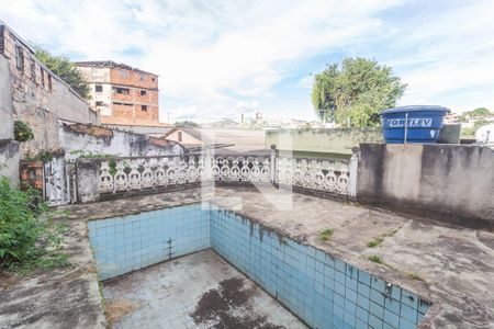 Piscina de casa à venda com 5 quartos, 215m² em Boa Vista, Belo Horizonte