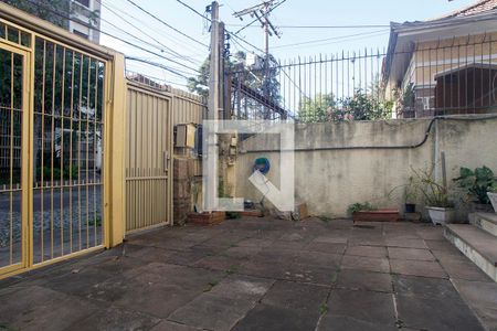Garagem de casa à venda com 4 quartos, 150m² em São João, Porto Alegre