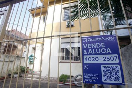 Plaquinha de casa à venda com 4 quartos, 150m² em São João, Porto Alegre