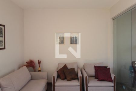 Sala de casa de condomínio à venda com 3 quartos, 158m² em Planalto, Belo Horizonte