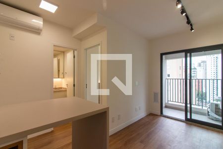 Sala/Cozinha de apartamento à venda com 1 quarto, 35m² em Indianópolis, São Paulo