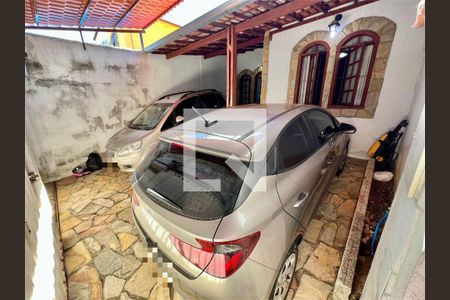 Garagem de casa à venda com 3 quartos, 118m² em Santa Monica, Belo Horizonte