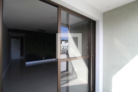 Sala - Varanda de apartamento para alugar com 2 quartos, 60m² em Freguesia (jacarepaguá), Rio de Janeiro