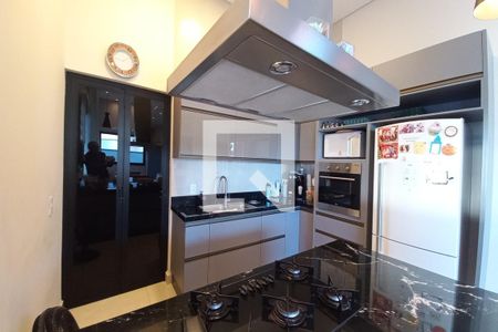 Cozinha de casa de condomínio à venda com 3 quartos, 271m² em Swiss Park, Campinas