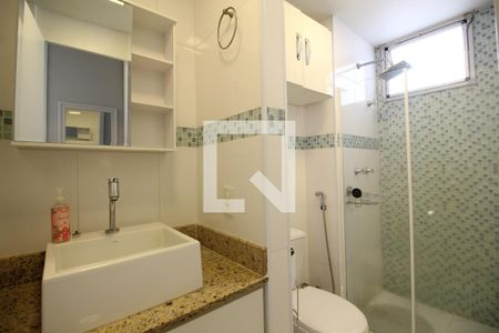 Banheiro Social de apartamento à venda com 2 quartos, 51m² em Recreio dos Bandeirantes, Rio de Janeiro