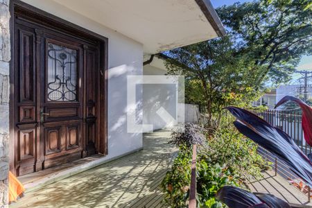 Fachada de casa à venda com 4 quartos, 400m² em Pacaembu, São Paulo