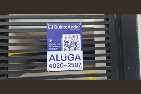 Plaquinha instala na fachada de apartamento para alugar com 2 quartos, 45m² em Vila Helena, Santo André