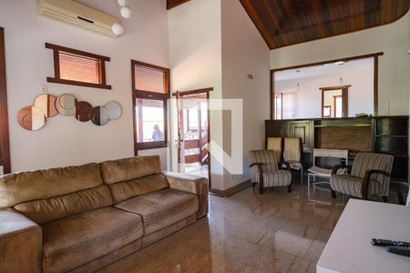 Sala de casa de condomínio à venda com 3 quartos, 330m² em Piratininga, Niterói