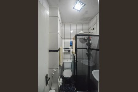 Banheiro de casa à venda com 2 quartos, 150m² em Jardim Atlantico, São Bernardo do Campo